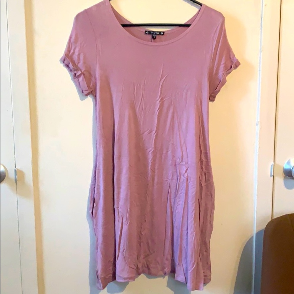 Lilac knee-length short sleeve shift dress